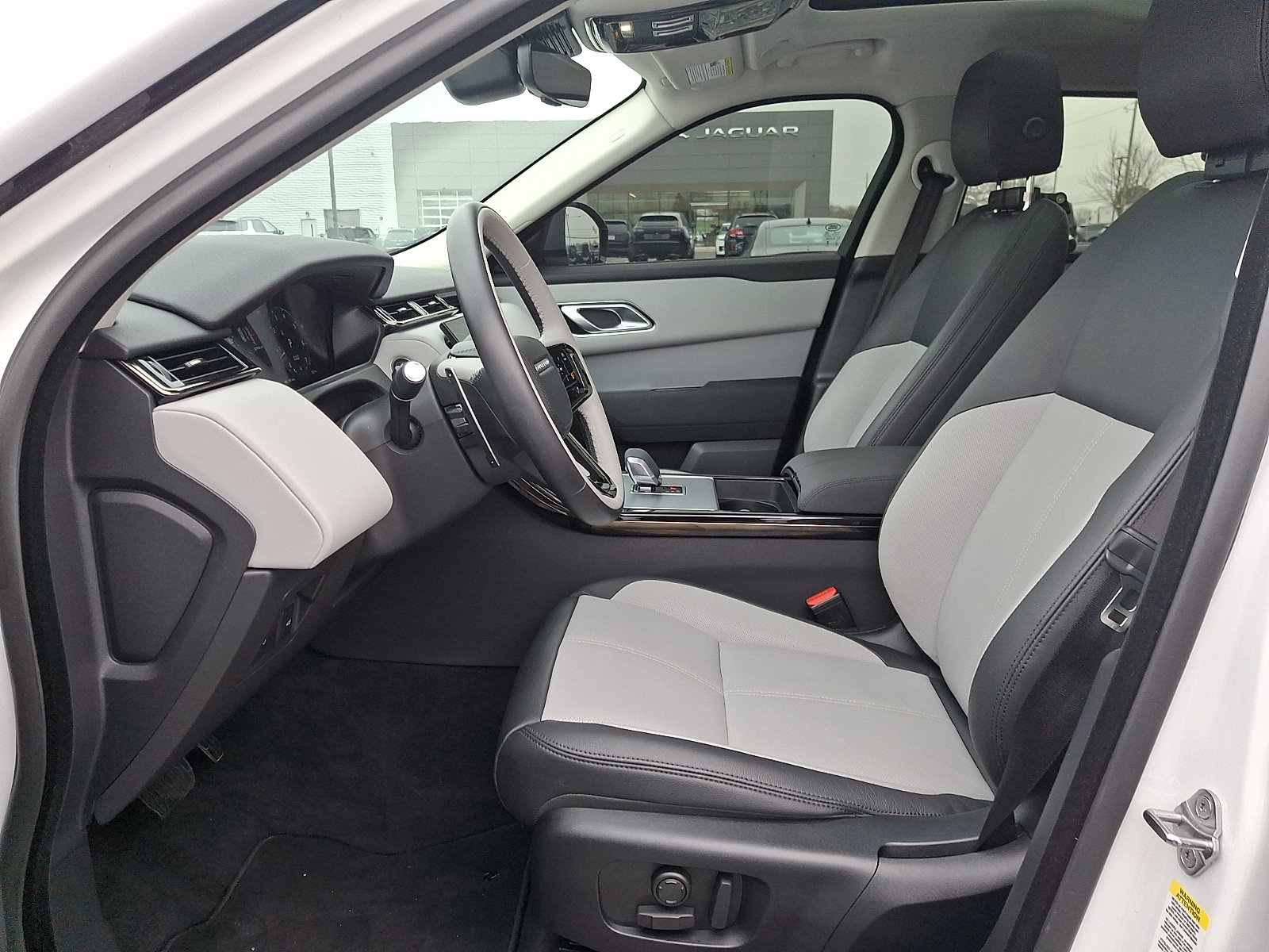 Used 2025 Land Rover Range Rover Velar S AWD/4WD image 12