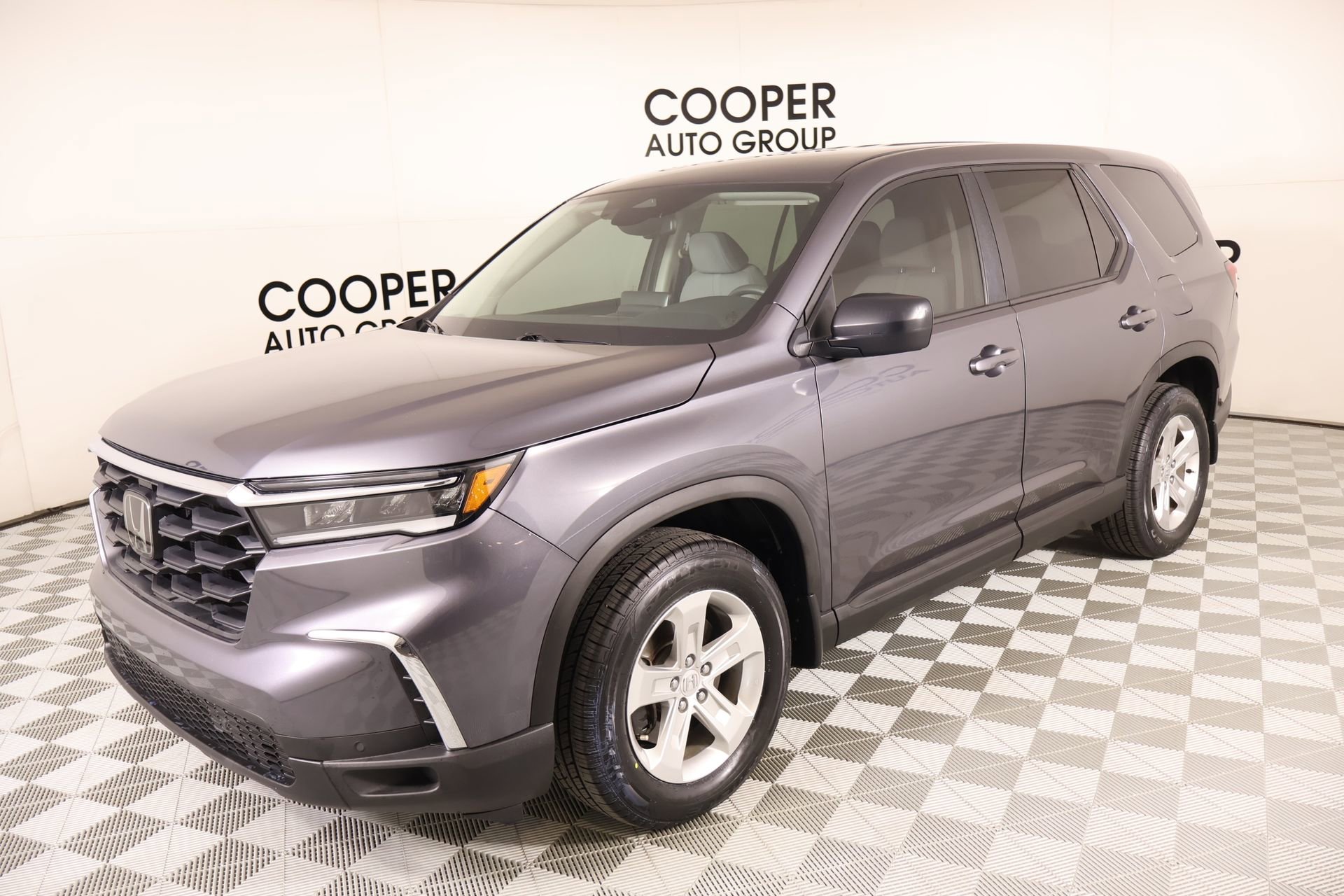 Used 2023 Honda Pilot LX image 9