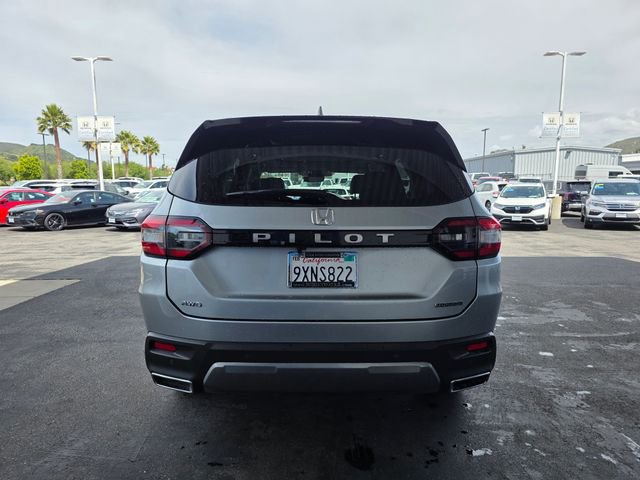 Certified 2026 Honda Pilot Touring image 11
