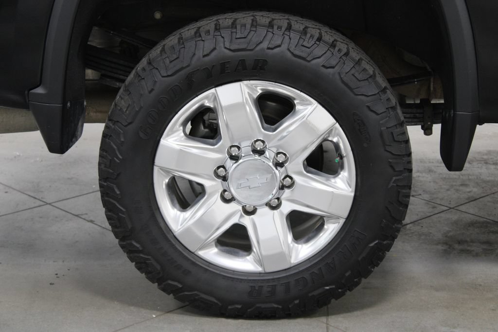 Used 2020 Chevrolet Silverado 3500 LTZ AWD/4WD image 15