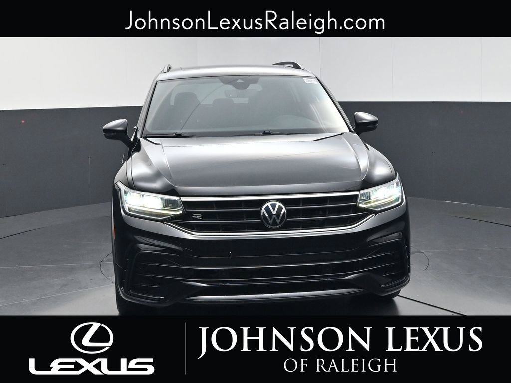 Used 2024 Volkswagen Tiguan SE R-Line FWD image 4