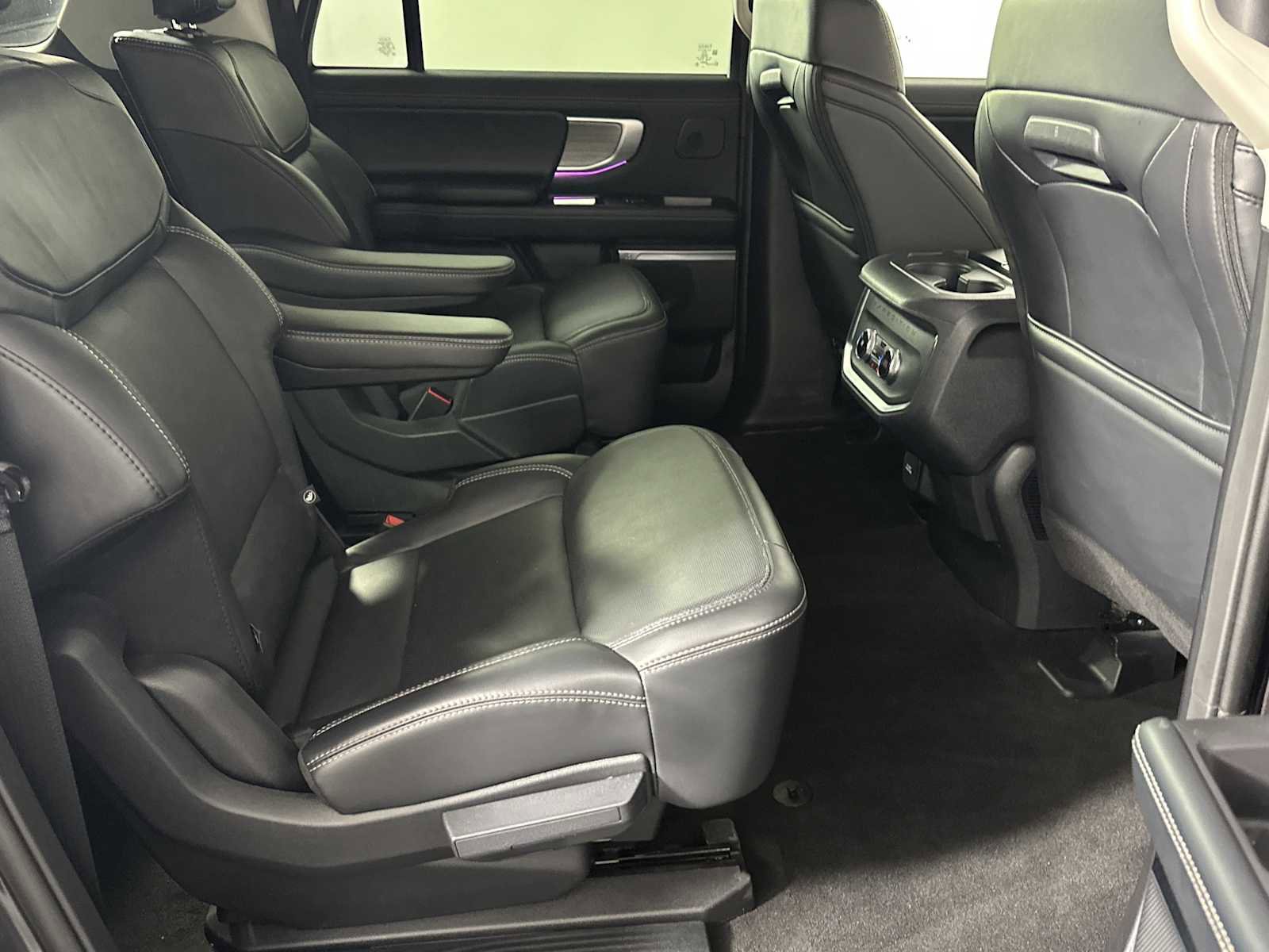 Used 2025 Ford Expedition Max Platinum w/ Driver's Package AWD/4WD image 19