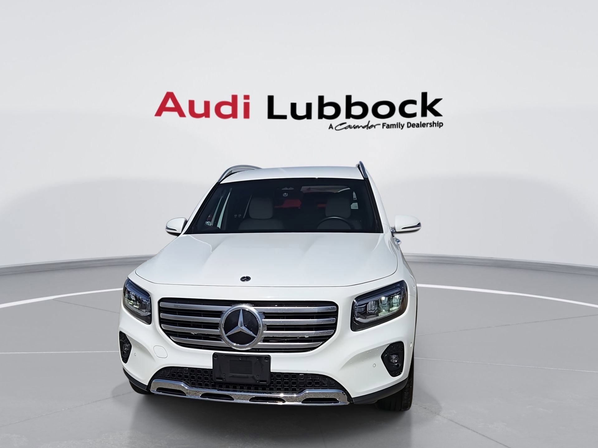 Used 2025 Mercedes-Benz GLB 250 image 3