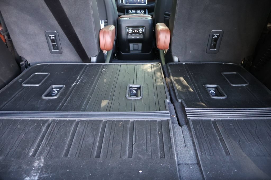 Certified 2024 GMC Yukon Denali Ultimate w/ LPO, Floor Liner Package AWD/4WD image 52