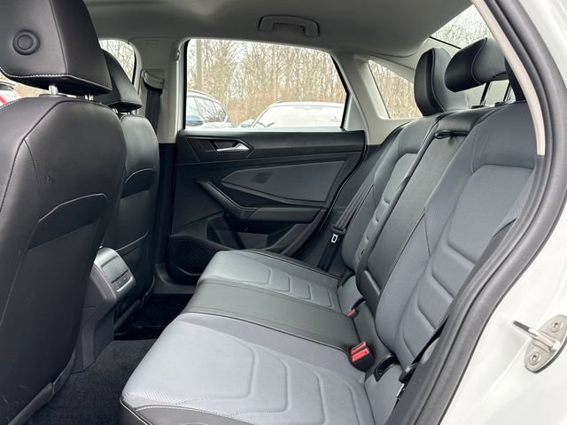 Certified 2025 Volkswagen Jetta SEL image 25