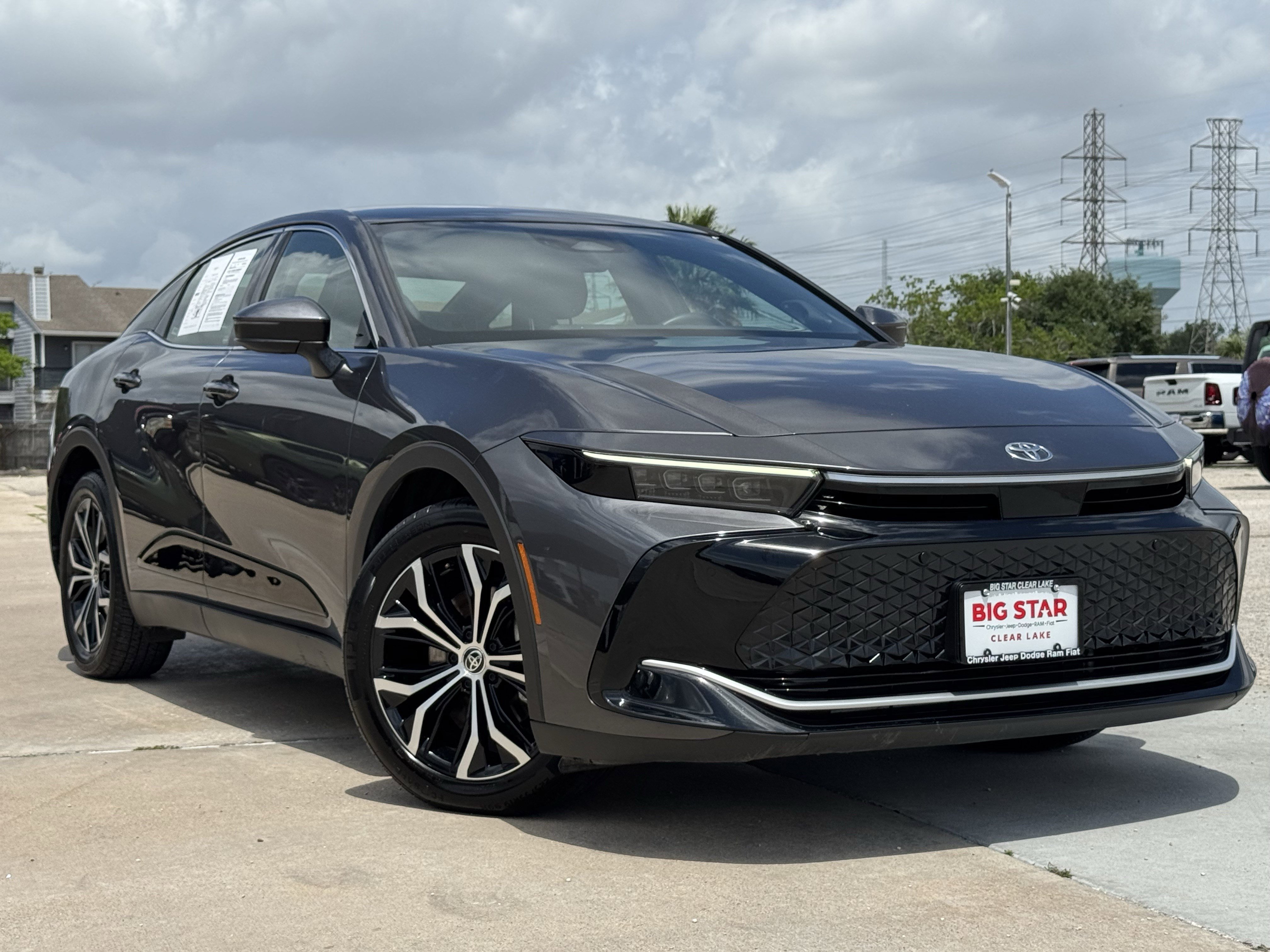 Used 2024 Toyota Crown image 2