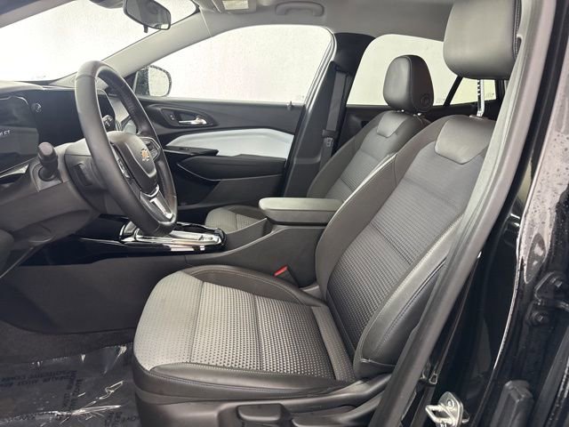 Used 2024 Chevrolet Trax LT w/ Driver Confidence Package image 24