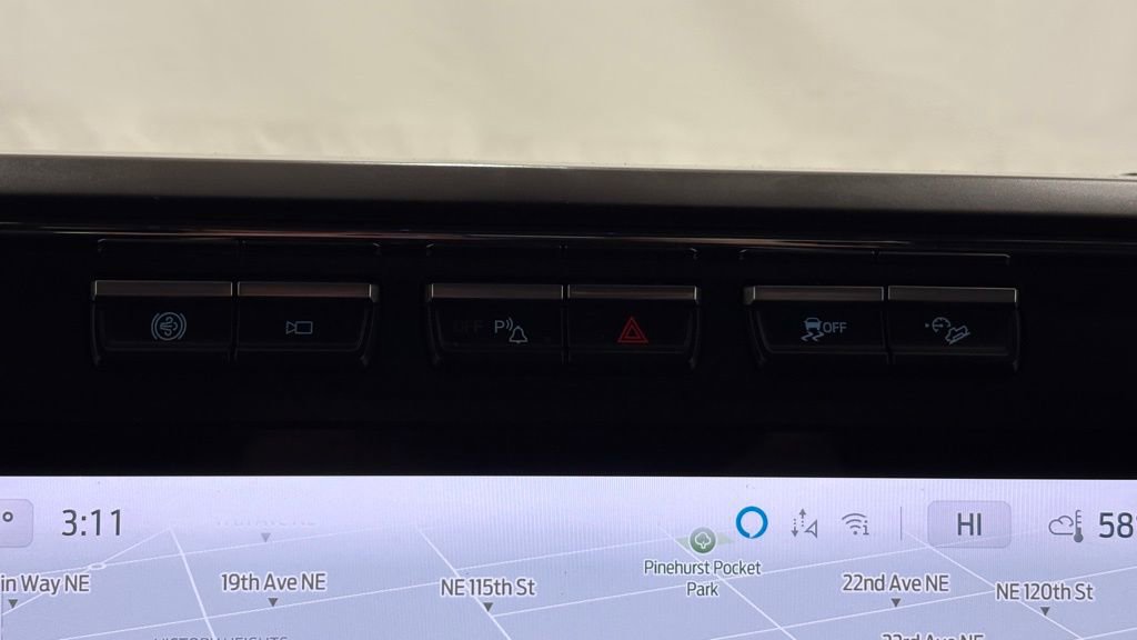 Used 2023 Ford F350 Lariat w/ Tow Technology Package AWD/4WD image 39