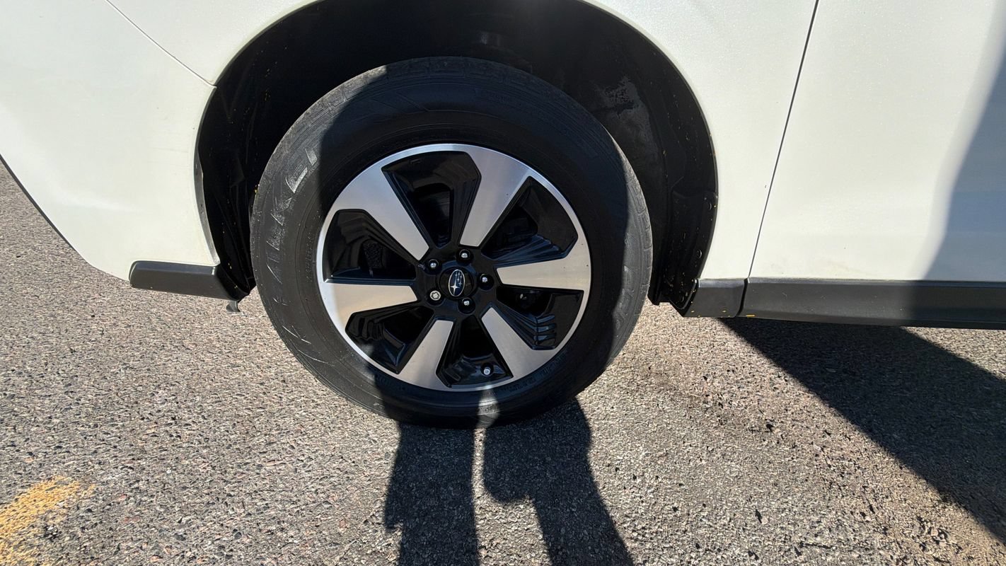 Used 2017 Subaru Forester 2.5i Premium AWD/4WD image 23