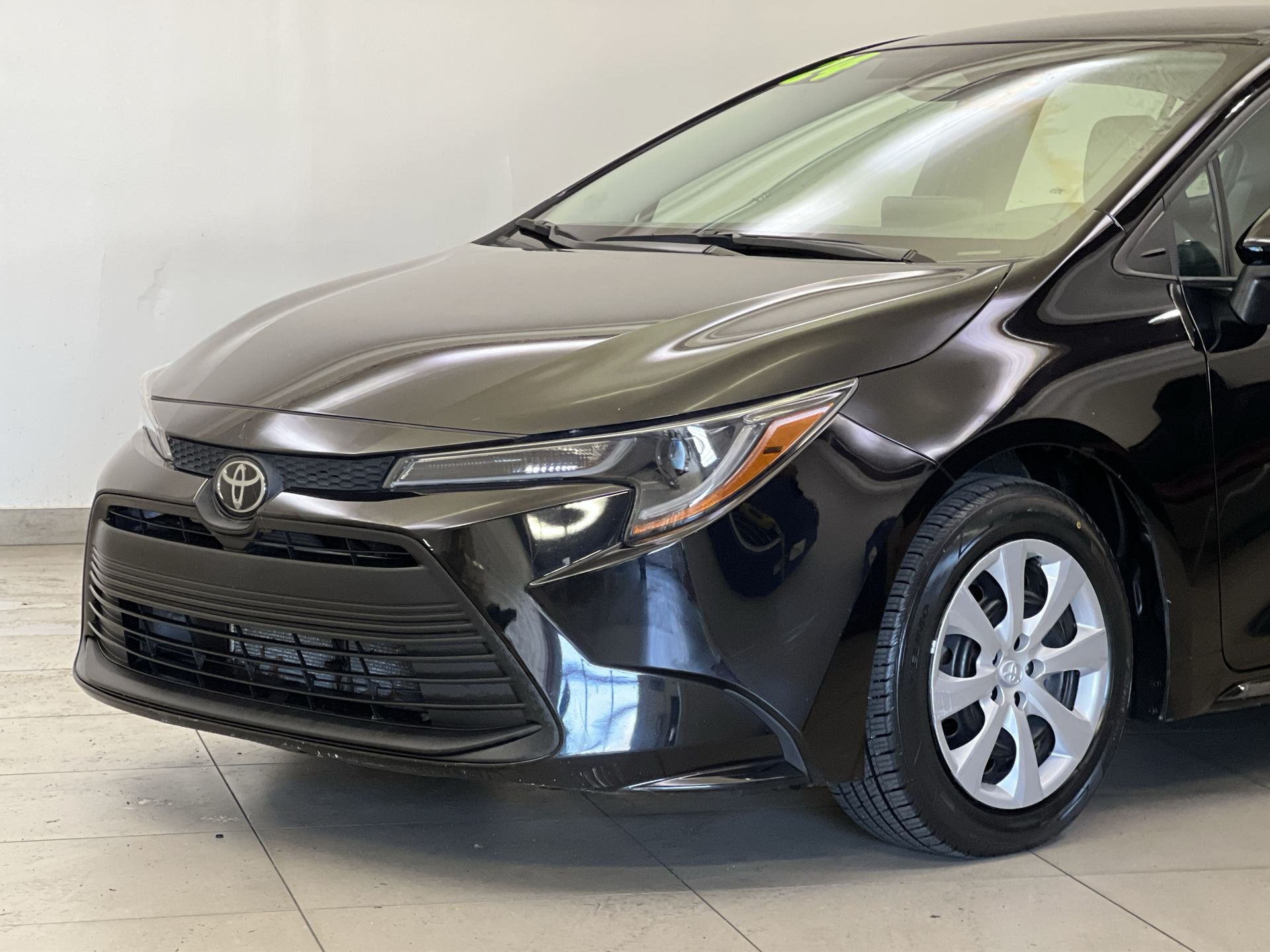 Used 2024 Toyota Corolla LE FWD image 28