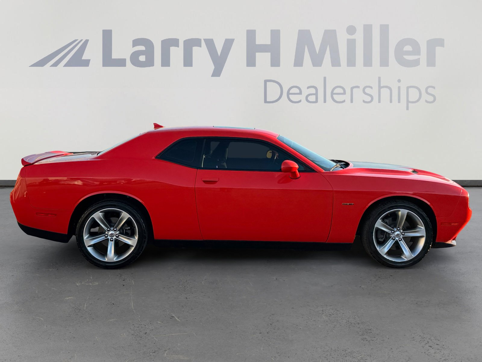 Used 2018 Dodge Challenger R/T w/ Driver Convenience Group image 6
