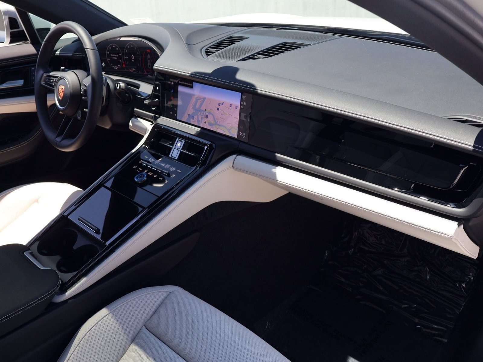 New 2026 Porsche Panamera image 25