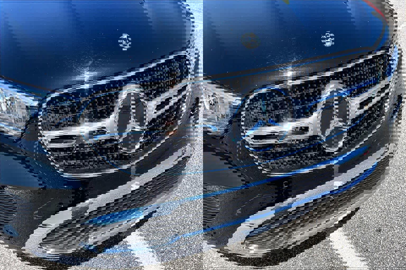 Used 2025 Mercedes-Benz GLC 300 image 30