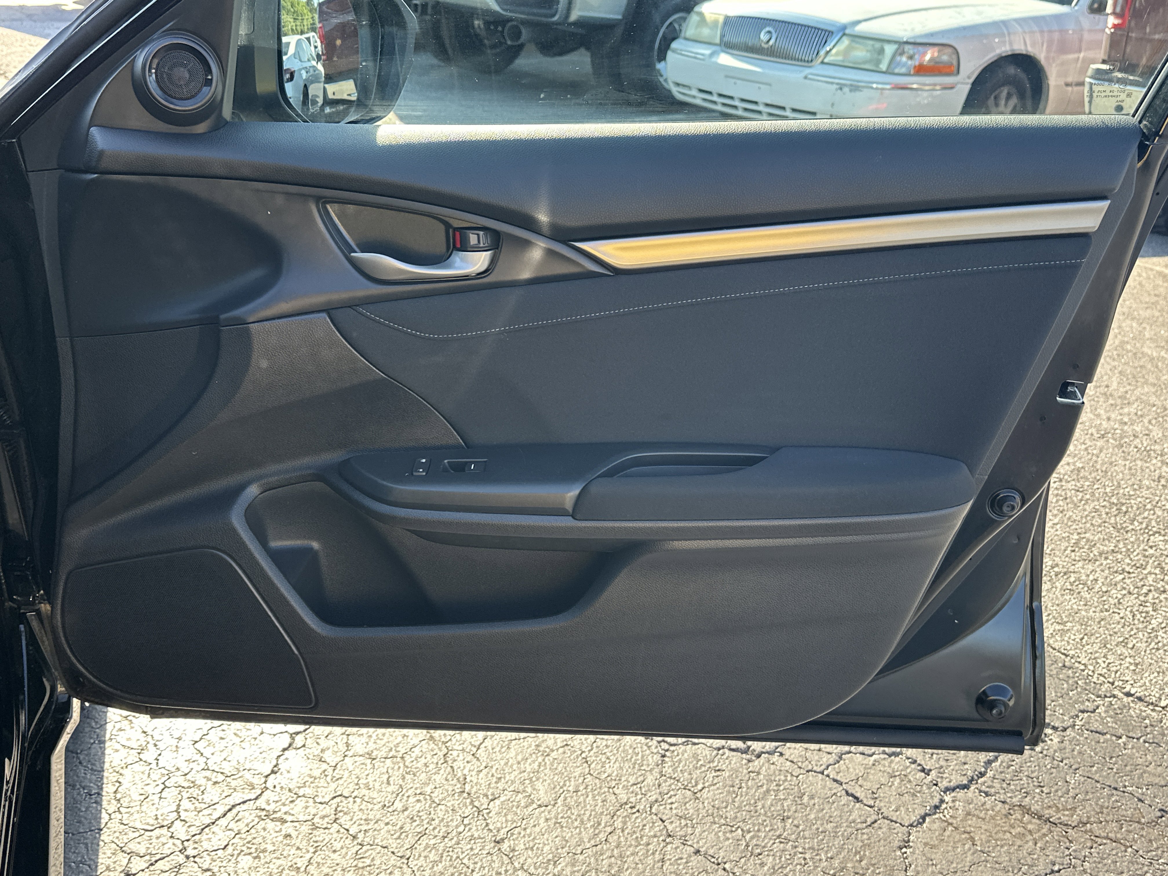 Used 2018 Honda Civic EX image 15