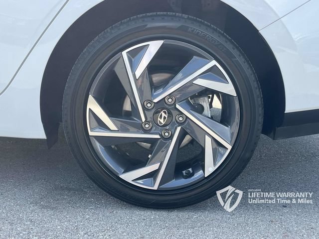 Certified 2025 Hyundai Elantra SEL FWD image 12