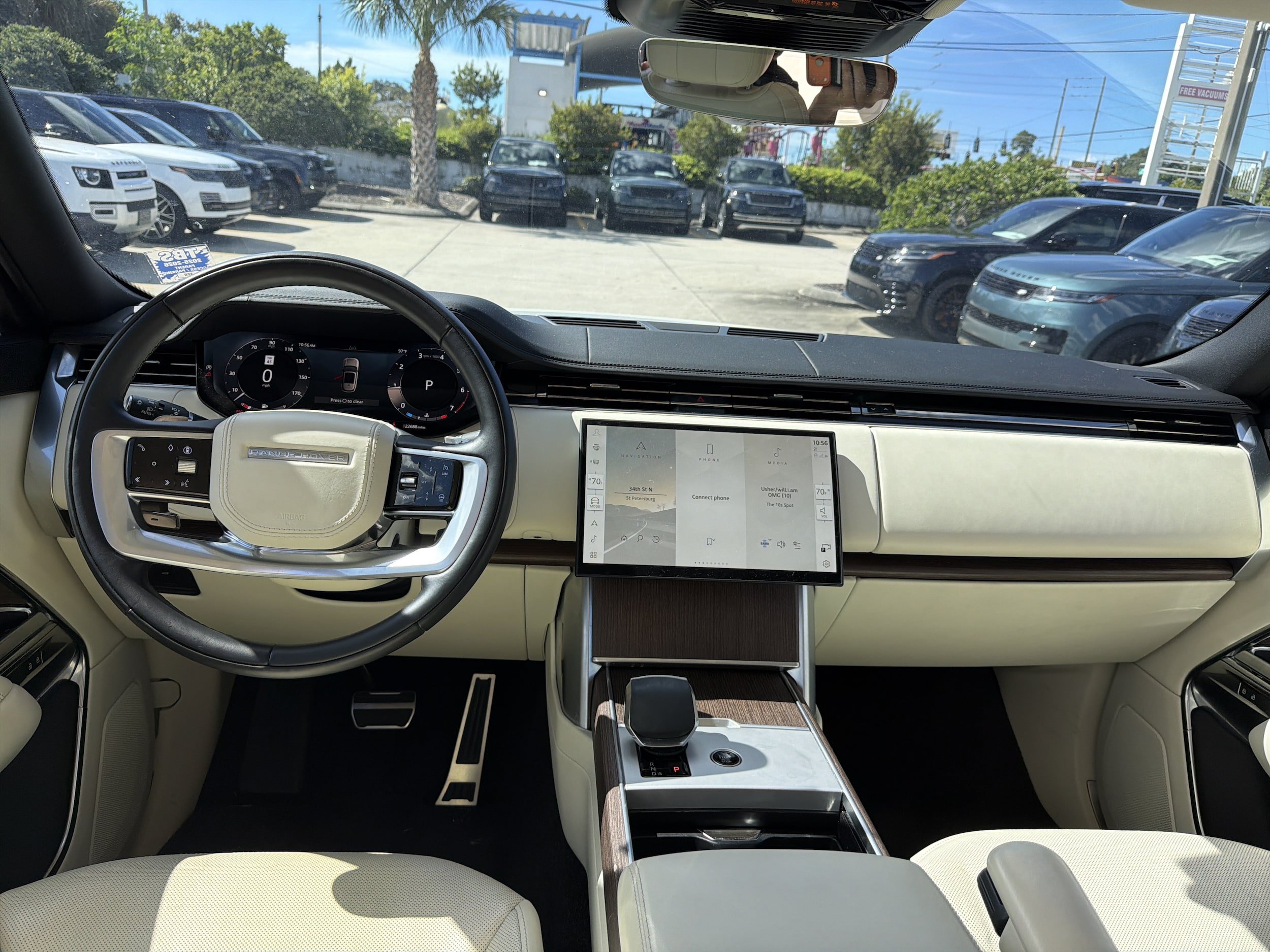 Used 2024 Land Rover Range Rover Long Wheelbase SE AWD/4WD image 5
