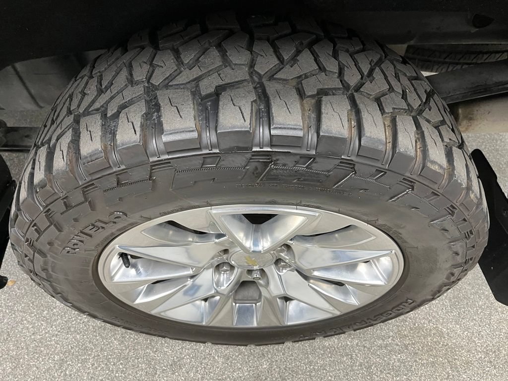 Used 2021 Chevrolet Silverado 1500 LTZ AWD/4WD image 16