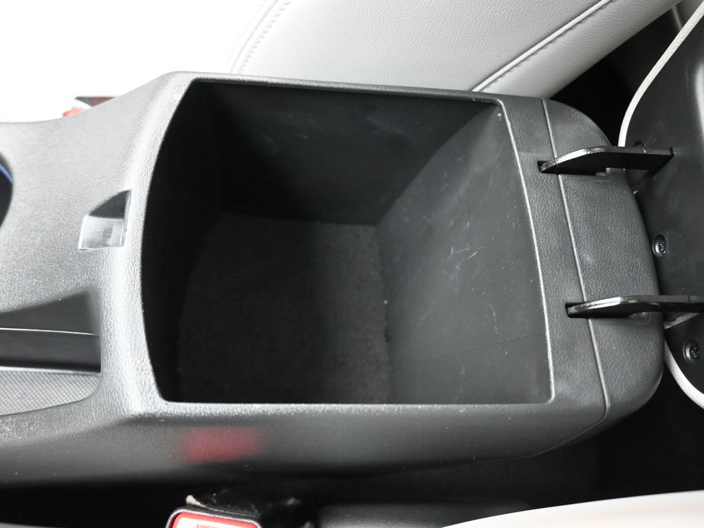 Used 2023 Hyundai Kona Limited w/ Cargo Package FWD image 26