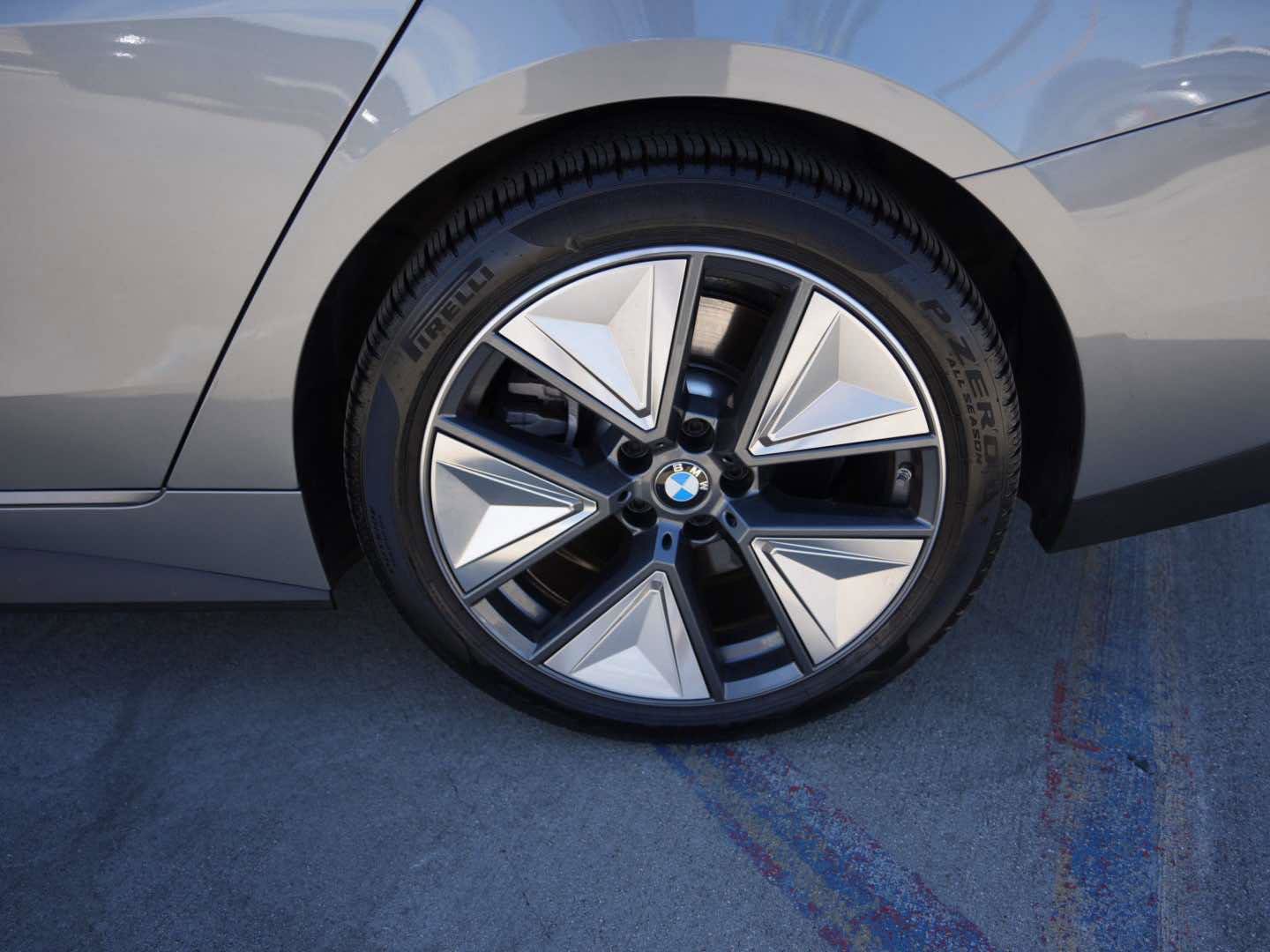 Certified 2025 BMW i4 xDrive40i image 6