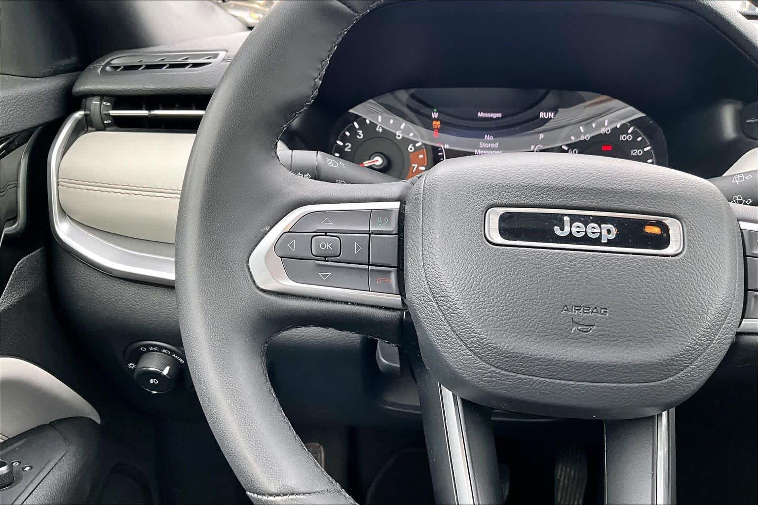 Used 2025 Jeep Compass Limited AWD/4WD image 19