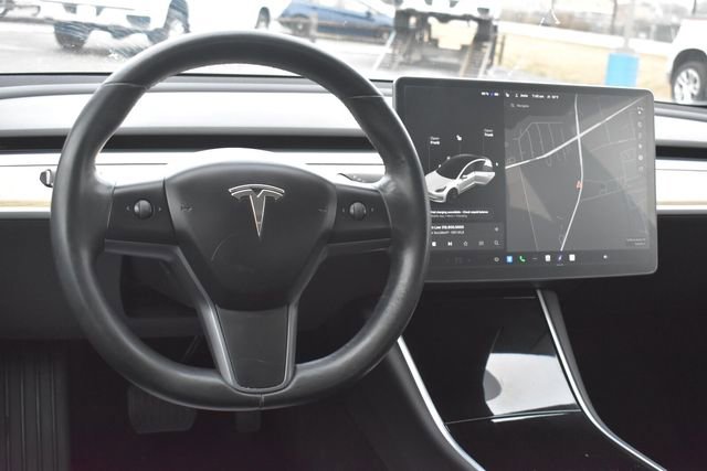 Used 2018 Tesla Model 3 Long Range image 19