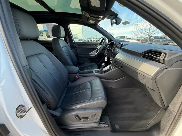 Used 2025 Audi Q3 2.0T Premium image 22