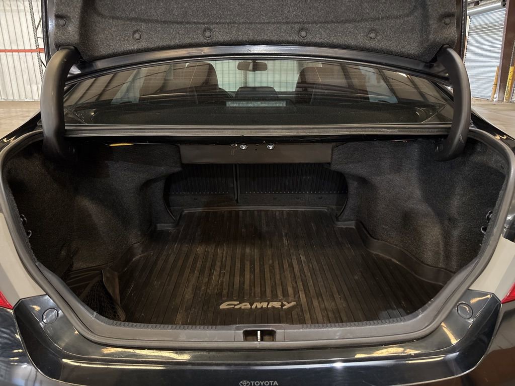 Used 2017 Toyota Camry XLE w/ Moonroof Package image 12