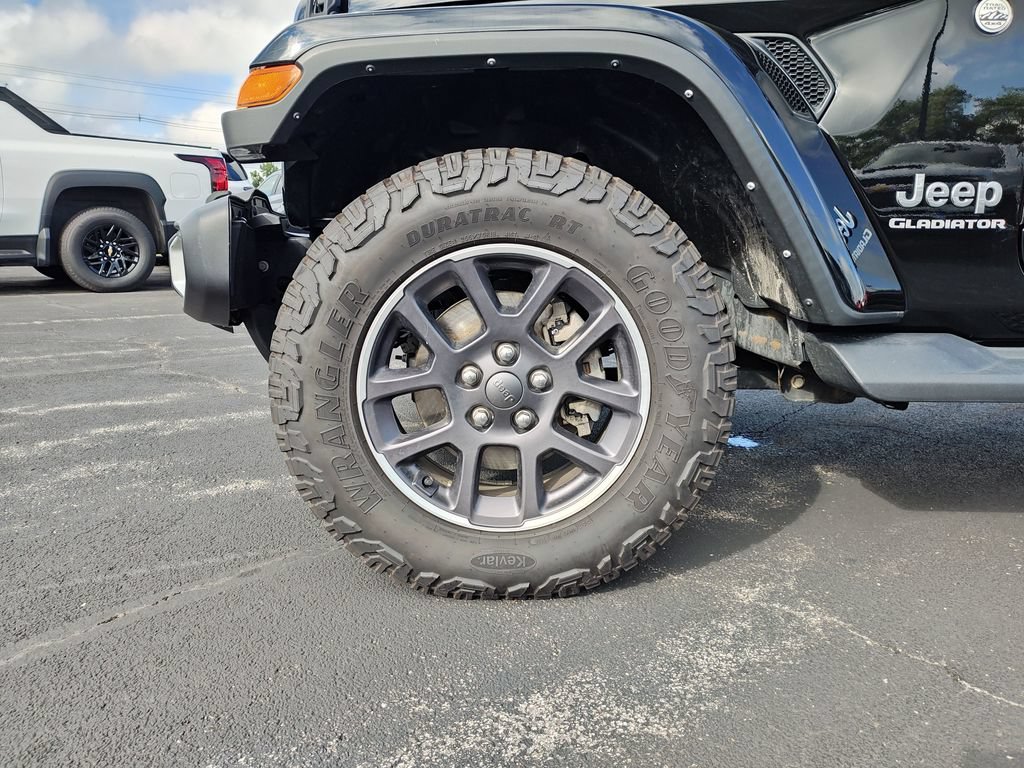 Used 2021 Jeep Gladiator Overland w/ Cold Weather Group AWD/4WD image 10