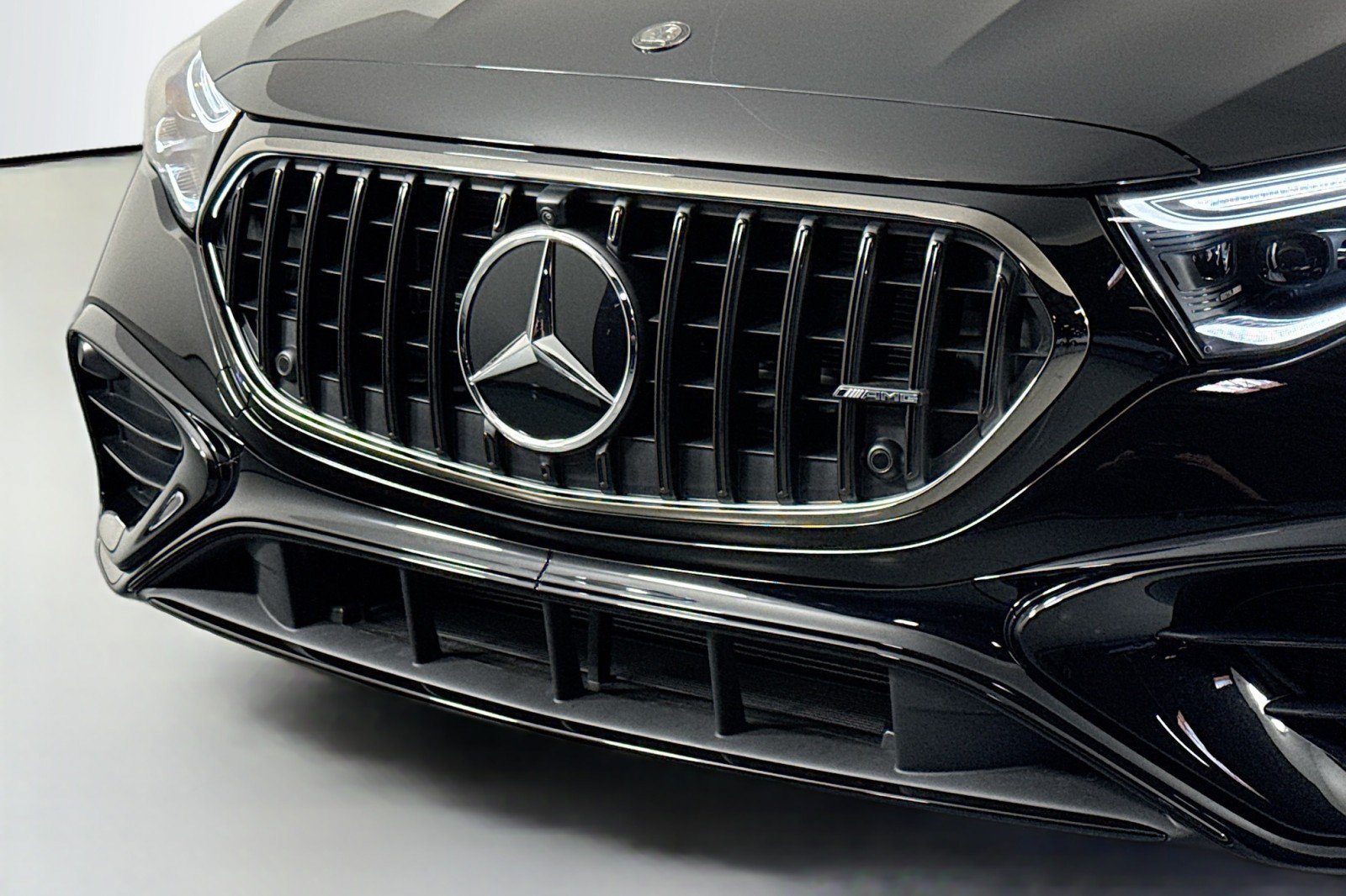 New 2026 Mercedes-Benz E 53 AMG e 4MATIC Sedan image 12