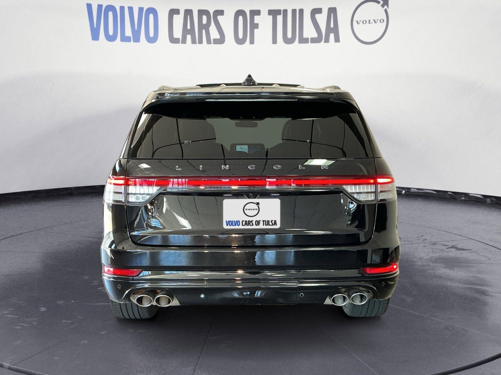 Certified 2025 Lincoln Aviator Black Label w/ Jet Appearance Package AWD/4WD image 4