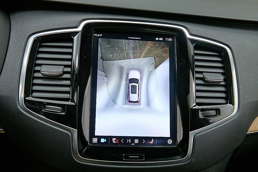 Certified 2023 Volvo XC90 B6 Plus w/ Protection Package Premier image 28