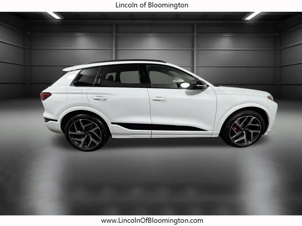 Used 2025 Audi SQ6 e-tron Prestige w/ 21" Black Optic Wheel Package image 7