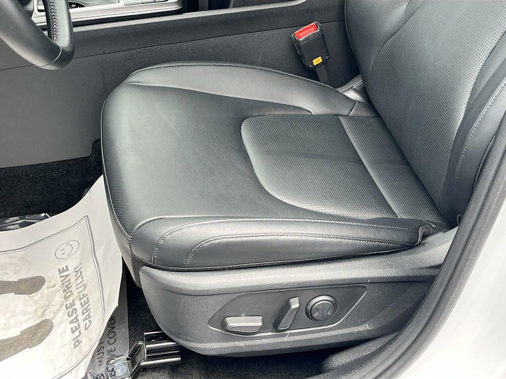 Certified 2026 Kia Sportage EX w/ EX Panorama Roof Package FWD image 13