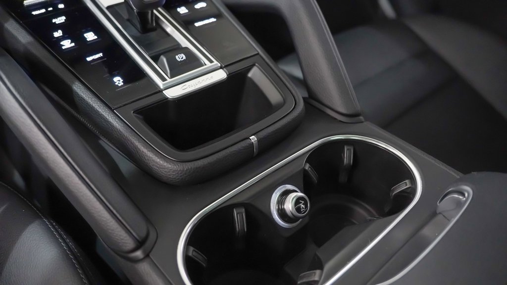 Used 2023 Porsche Cayenne image 32