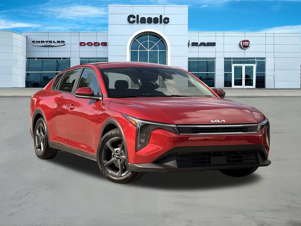 Used 2025 Kia K4 FWD image 1