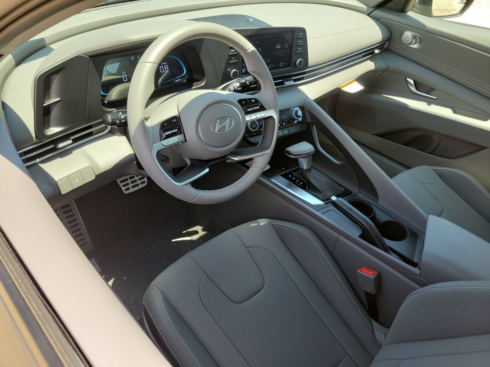 New 2026 Hyundai Elantra Sport FWD image 6