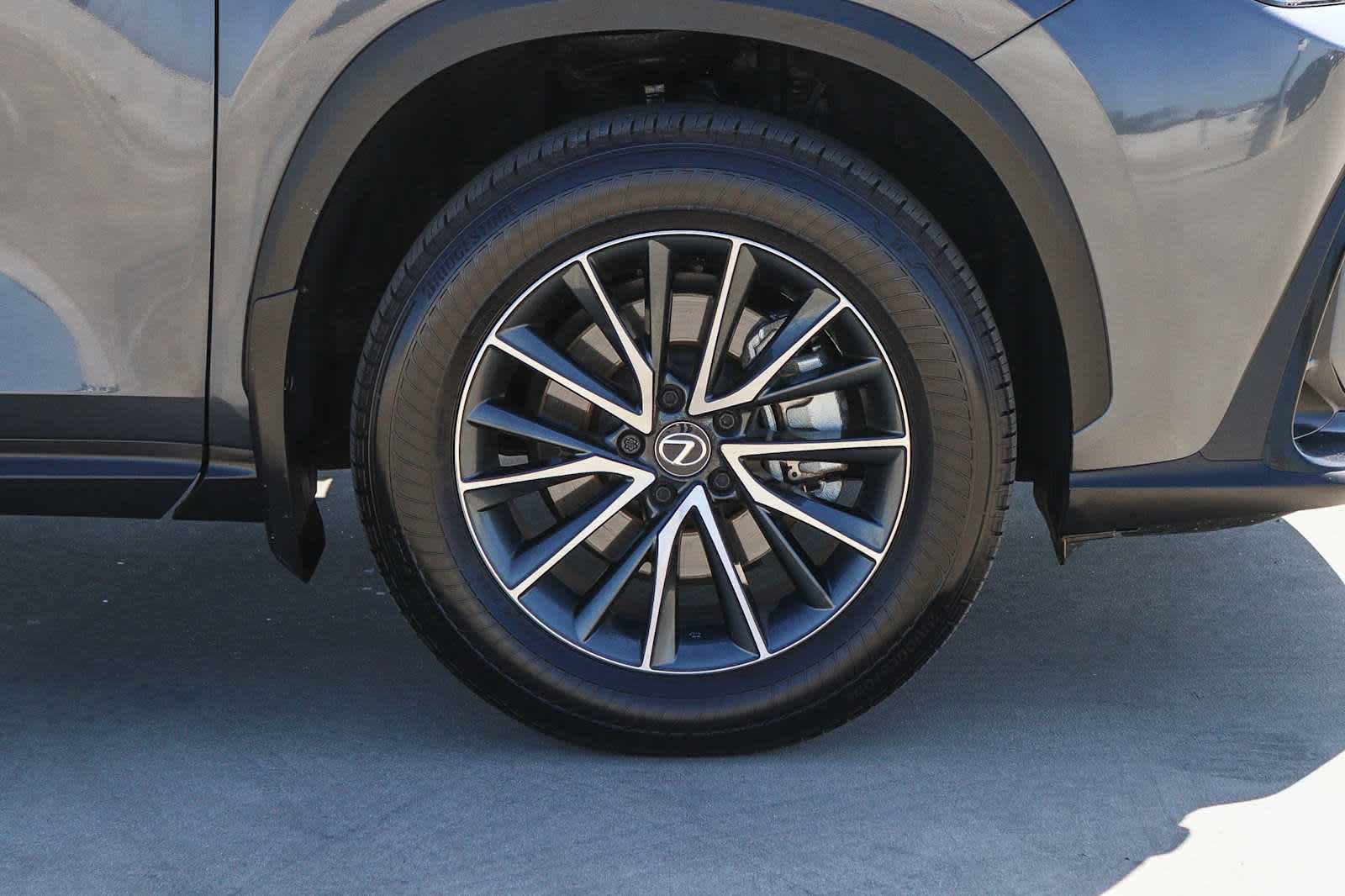 Certified 2025 Lexus NX 250 FWD image 9