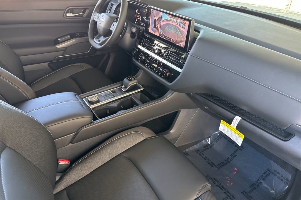 New 2026 Nissan Pathfinder SL image 12