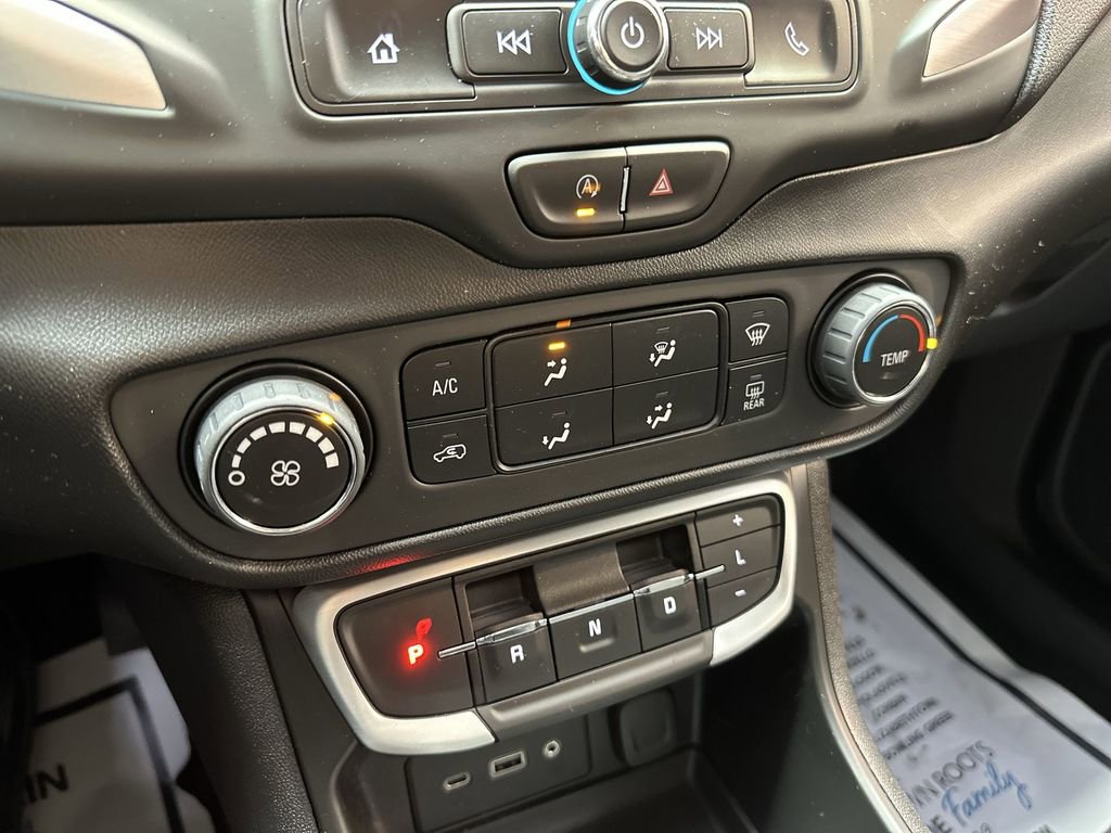 Used 2023 GMC Terrain SLE w/ Elevation Edition image 18