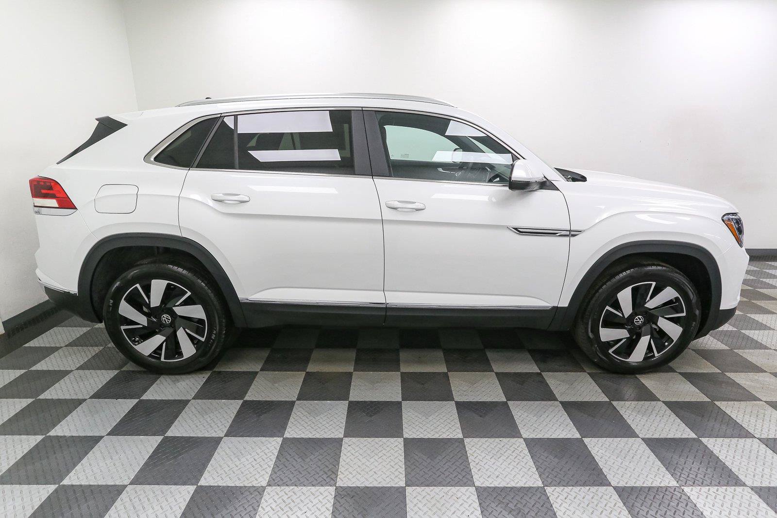 New 2026 Volkswagen Atlas Cross Sport SEL AWD/4WD image 7