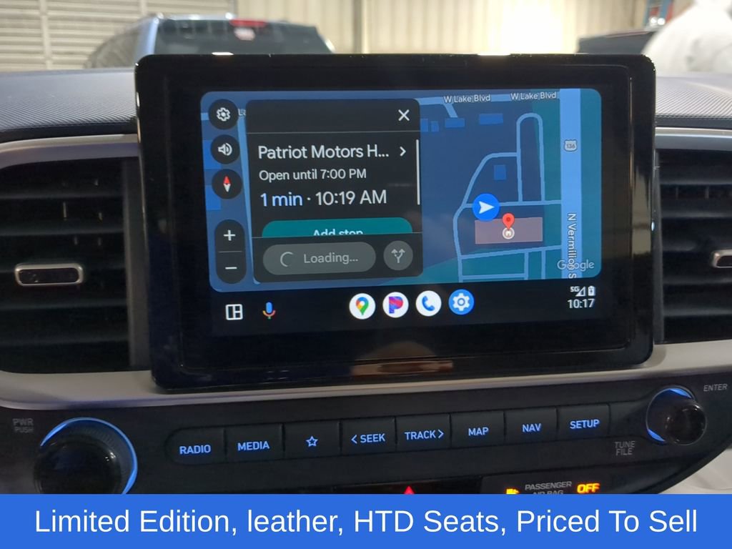 Used 2025 Hyundai Venue Limited image 16