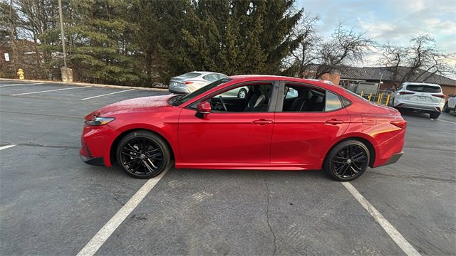 Used 2025 Toyota Camry SE image 8