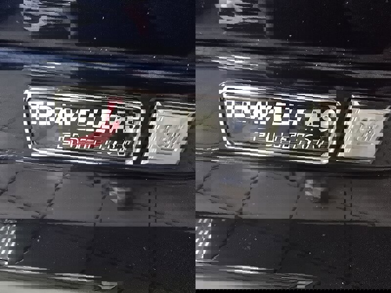 Used 2010 Chevrolet Traverse LT w/ Personal Connectivity Package image 29