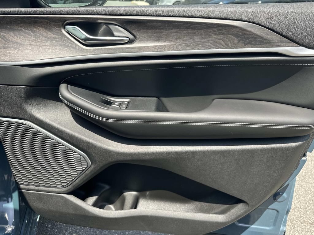 New 2026 Jeep Grand Cherokee Limited AWD/4WD image 10