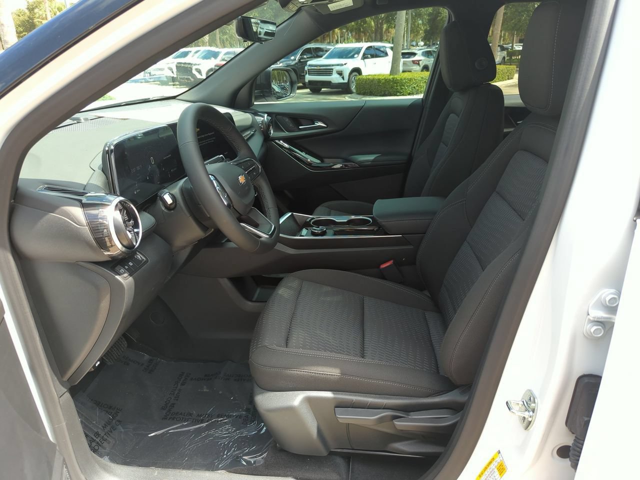 New 2027 Chevrolet Equinox LT w/ Safety and Technology Package FWD image 17