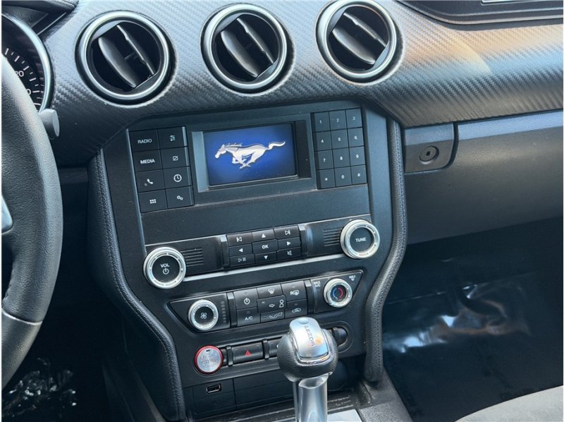 Used 2020 Ford Mustang Coupe RWD image 33