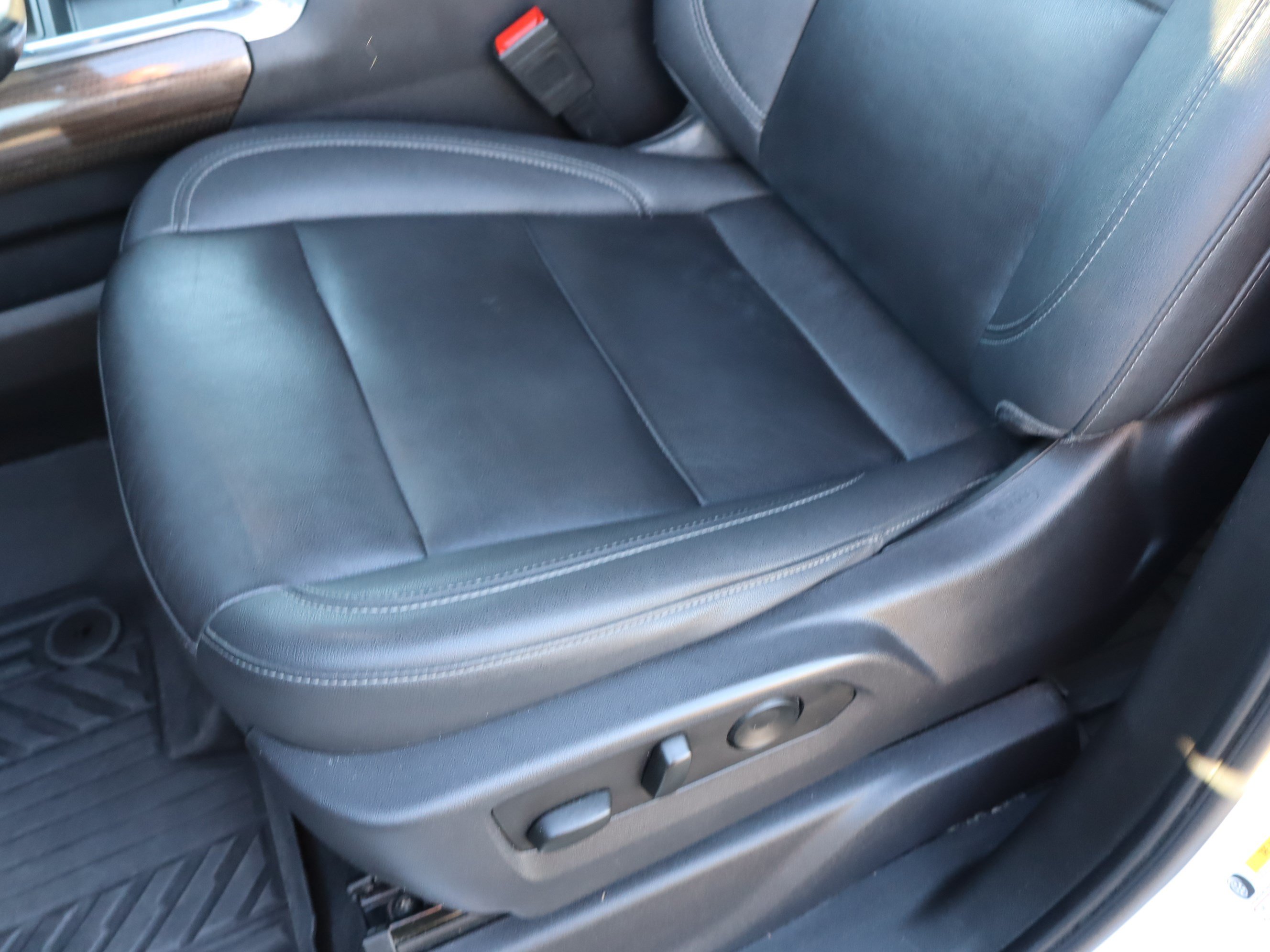 Used 2023 Chevrolet Silverado 1500 LT Trail Boss w/ Convenience Package II AWD/4WD image 18