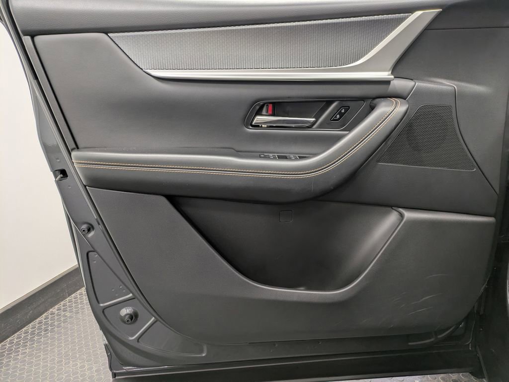 Used 2025 MAZDA CX-90 3.3 Turbo w/ Premium Sport Pkg image 8