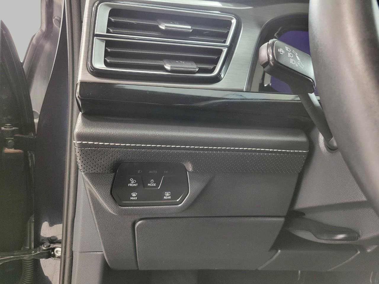 Used 2024 Volkswagen Atlas Cross Sport SE image 10