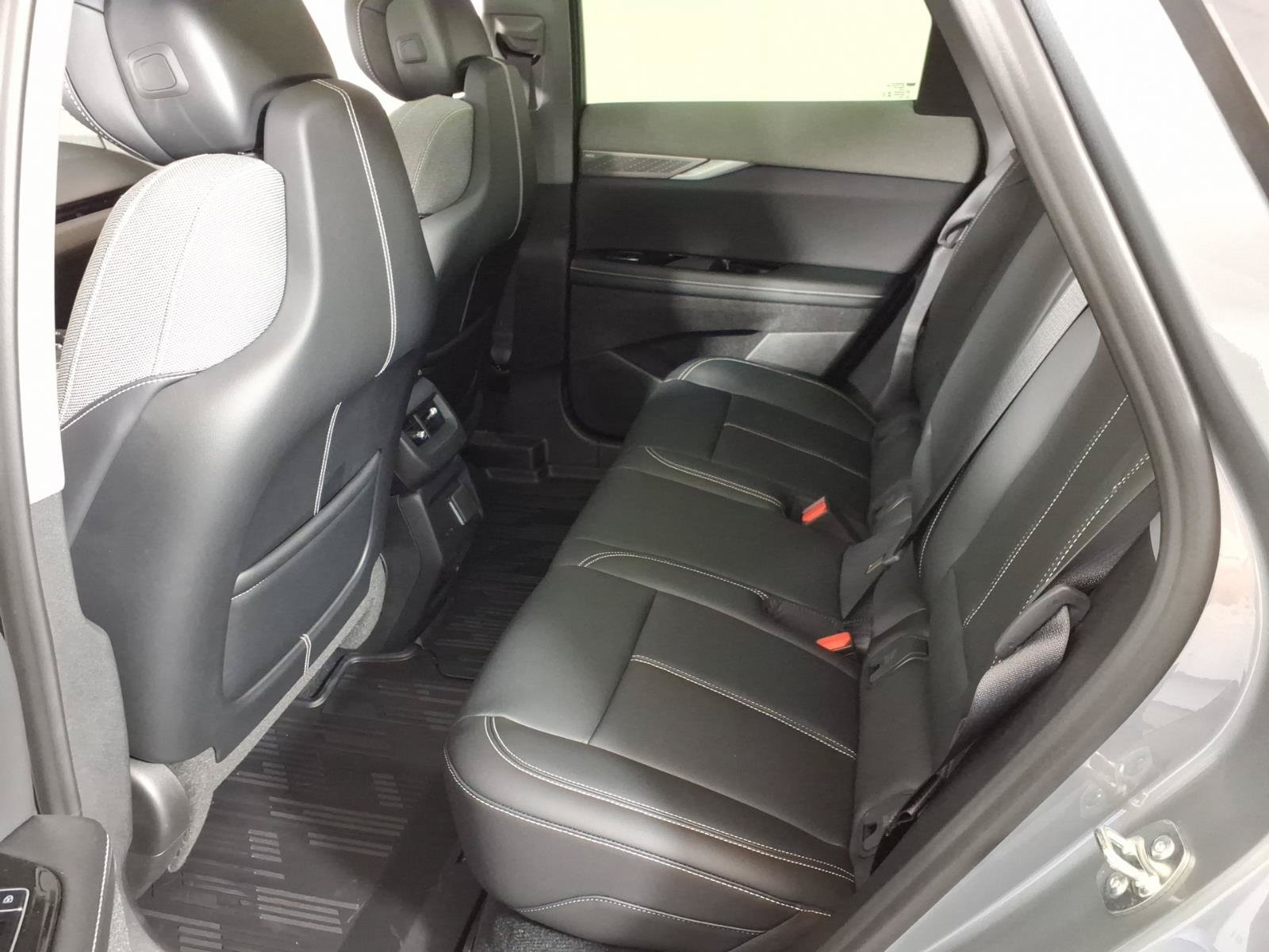 New 2026 Cadillac Optiq Sport 1 w/ LPO, Floor Liner Package AWD/4WD image 7